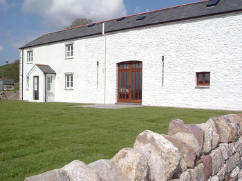 Call of the Wil'd bunkhouse accommodation in Brecon Beacons